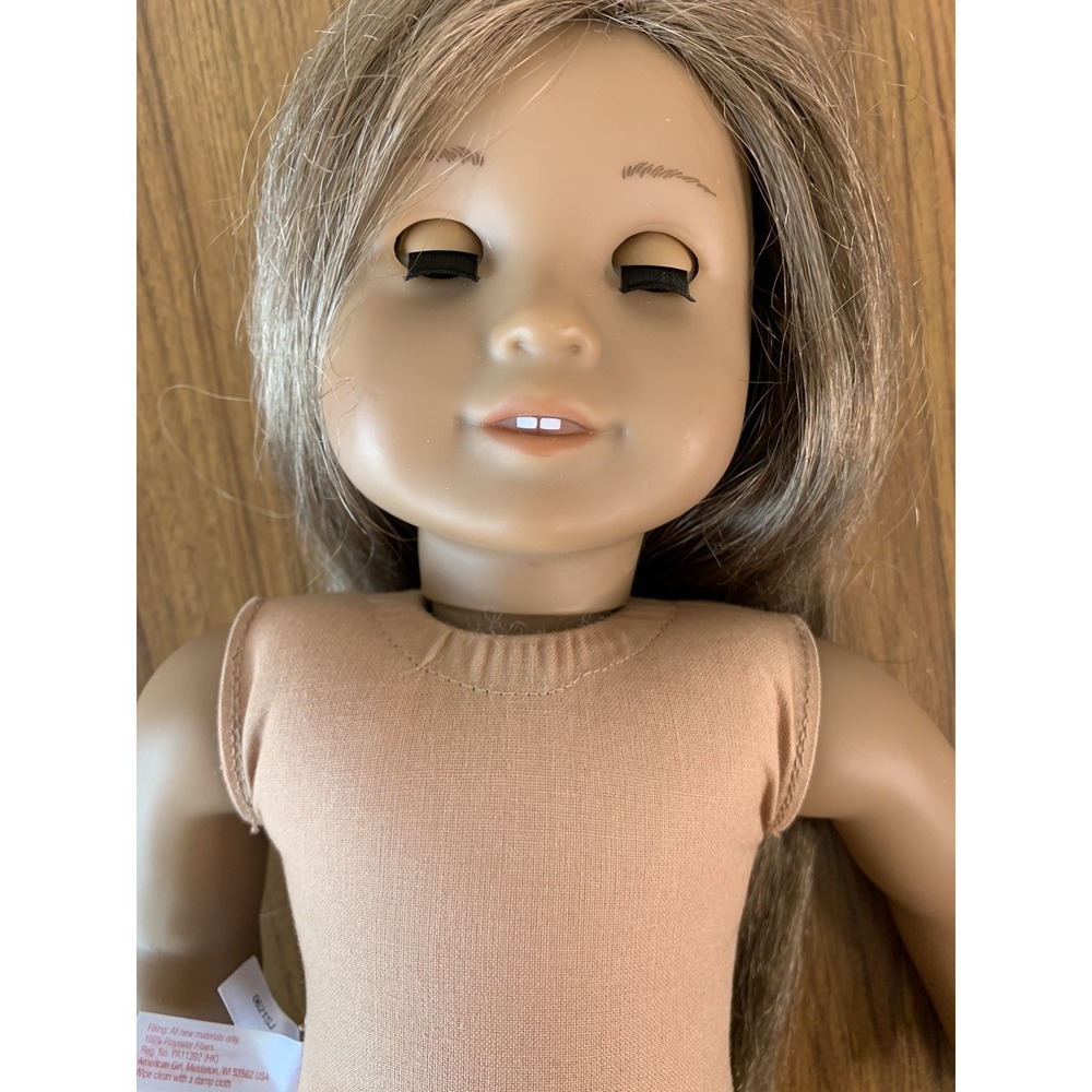 American Girl Doll Kanani Green Eyes Long Brown Wavy Hair 2011 GOTY - Picture 3 of 16
